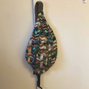 Kavu sling back one shoulder day pack 5 pocket